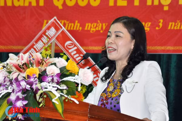 tao dieu kien tot nhat de phu nu cong hien cho xa hoi va giu lua trong moi gia dinh