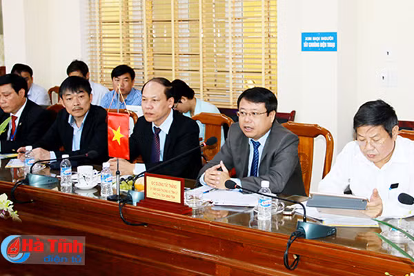 hop tac dao tao dua dieu duong cua ha tinh sang lam viec tai chlb duc