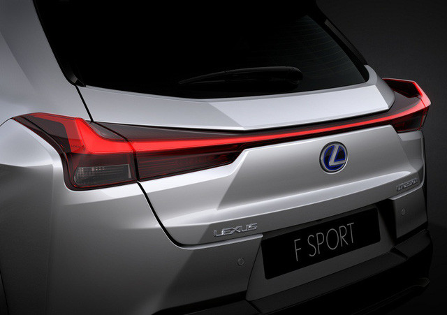lexus ux cau tra loi cua nguoi nhat voi bmw x1