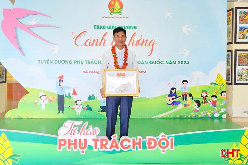 Thầy Lê Văn Tùng được tuyên dương Tổng phụ trách Đội tiêu biểu toàn quốc năm 2024. bqbht_br_f6.jpg