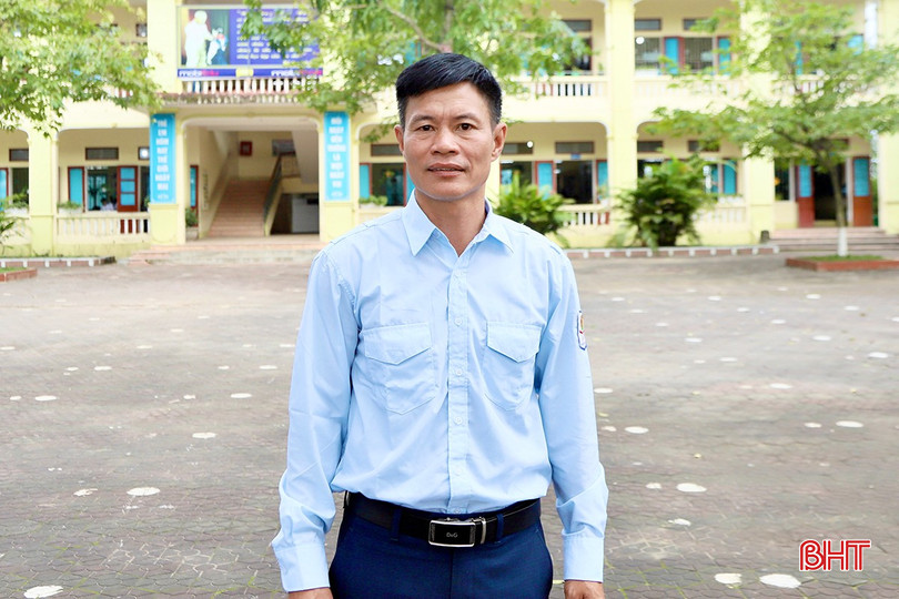 Thầy Lê Văn Tùng có hơn 23 năm gắn bó với vai trò Tổng phụ trách Đội. bqbht_br_f5.jpg