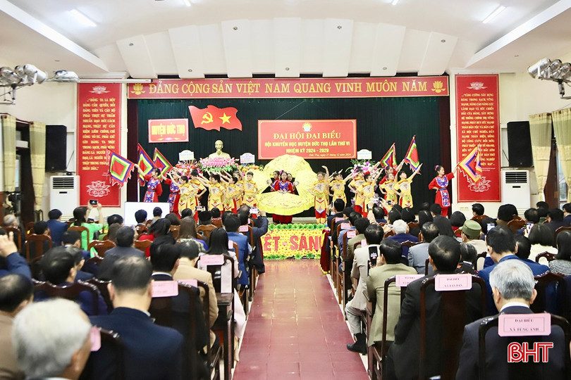 Văn nghệ chào mừng. bqbht_br_b1.jpg