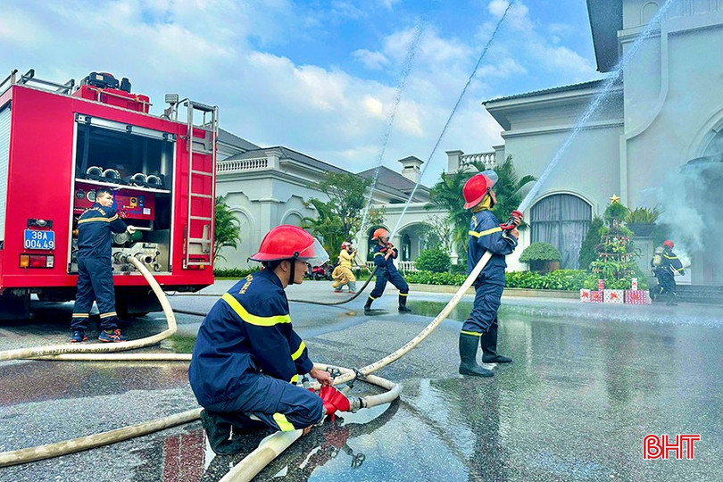 Tăng cường sự phối hợp giữa lực lượng PCCC&CNCH chuyên nghiệp với lực lượng cơ sở trong việc xử lý các tình huống cháy, nổ. bqbht_br_k2.jpg