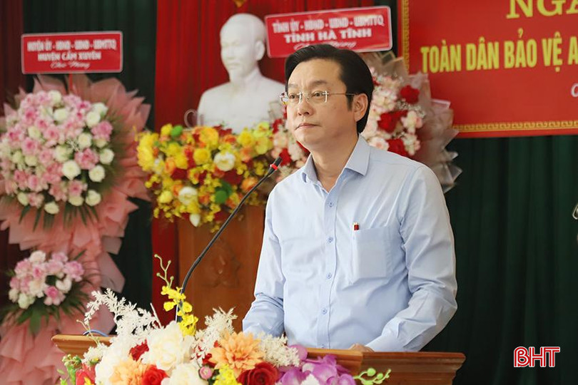 Bí thư Huyện uỷ Nguyễn Văn Thành đề nghị cán bộ, đảng viên, Nhân dân thôn Phan Chu Trinh tiếp tục đổi mới hình thức, nội dung về phong trào toàn dân bảo vệ ANTQ. 3.jpg