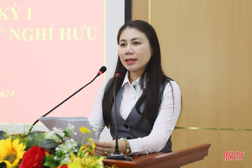 Trưởng phòng GD&ĐT TP Hà Tĩnh Trần Thị Thủy Nga báo cáo tại hội nghị. bqbht_br_j1.jpg