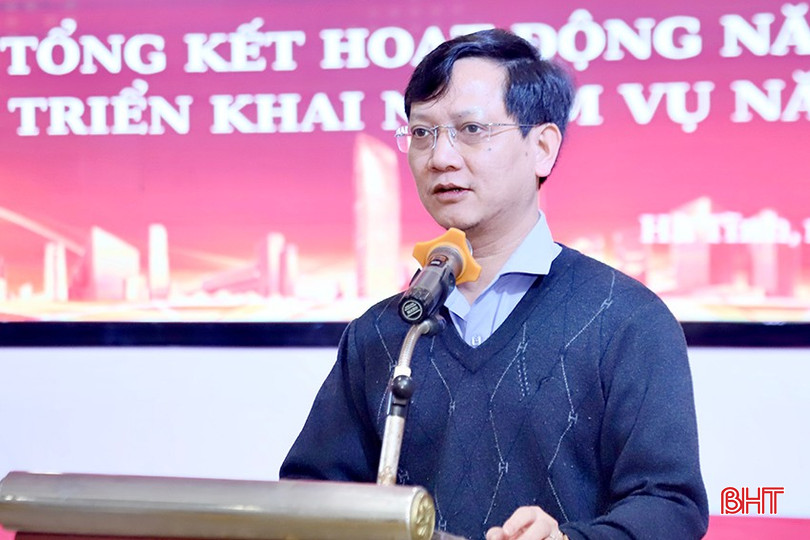 Ông Trần Quang Hưng - Trưởng phòng Kinh tế TP Hà Tĩnh chia sẻ về các hoạt động của Liên hiệp Hội KH&KT thành phố và góp ý dự thảo đề án nhân sự BCH khoá VI. bqbht_br_j2.jpg