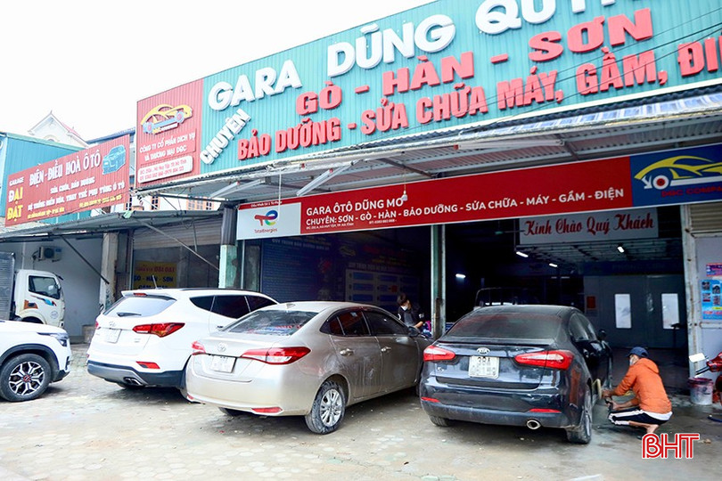 Gara Dũng Mơ luôn trong tình trạng chật kín xe. bqbht_br_o1.jpg