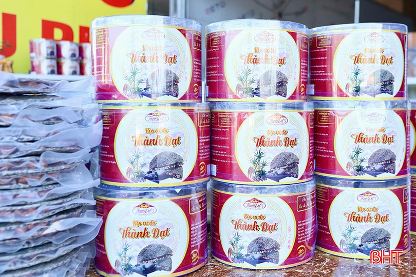 Cơ sở Thành Đạt sản xuất 3 loại bánh đặc trưng phục vụ khách hàng. bqbht_br_u5.jpg