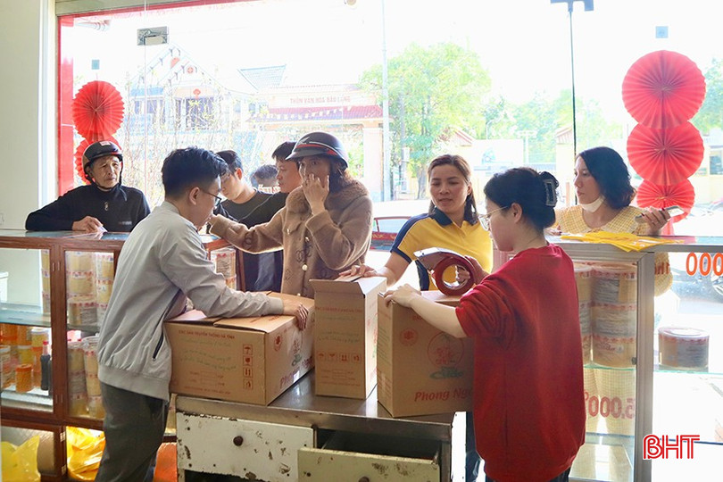 Kẹo cu đơ Phong Nga đạt chuẩn OCOP 4 sao được nhiều khách hàng chọn làm quà sau Tết. bqbht_br_u6.jpg