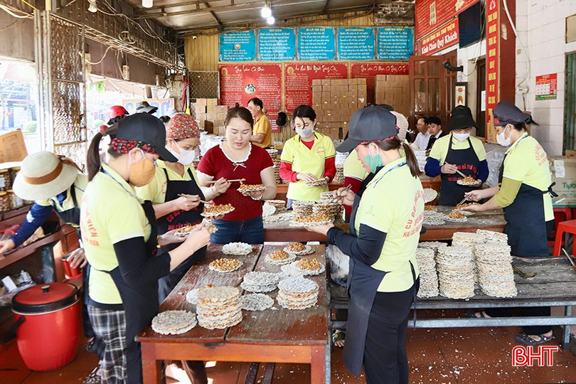 Cơ sở sản xuất kẹo cu đơ Thư Viện tăng ca sản xuất phục vụ đơn hàng sau Tết. bqbht_br_u1.jpg