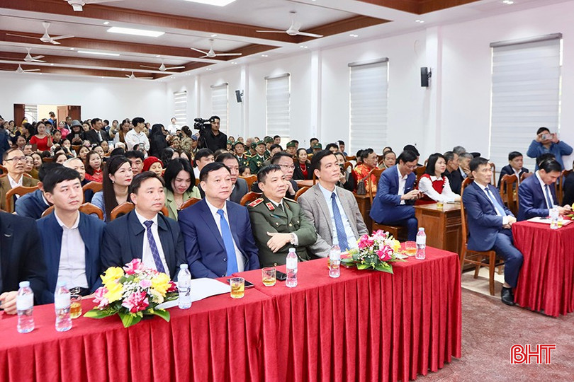 Các đại biểu tham dự buổi lễ. bqbht_br_i5.jpg