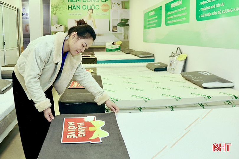 Cửa hàng Vua Nệm với nhiều sản phẩm chất lượng, thu hút khách hàng Hà Tĩnh. bqbht_br_j6.jpg