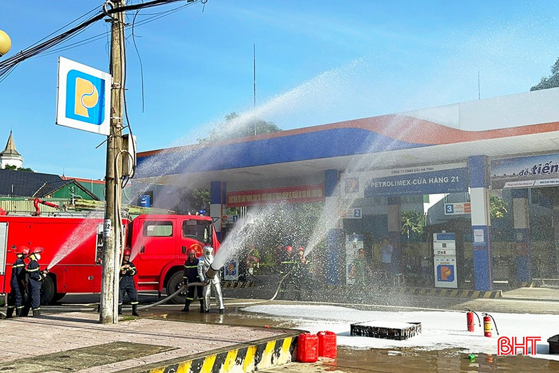 Thực tập phương án PCCC&CNCH giúp các lực lượng tại chỗ chủ động khi có cháy, nổ xảy ra. O2.jpg