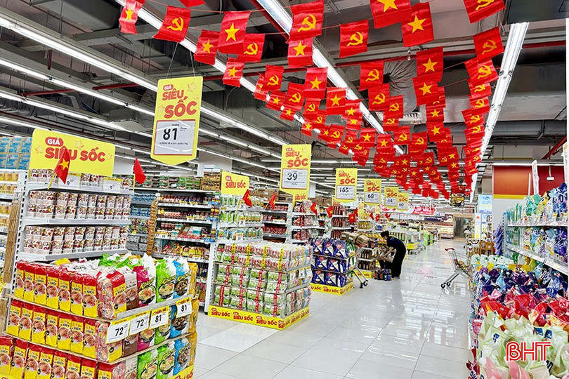 Nhiều chương trình giảm giá "siêu sốc" mừng đại lễ 30/4 được áp dụng tại siêu thị Winmart Hà Tĩnh. bqbht_br_u4.jpg