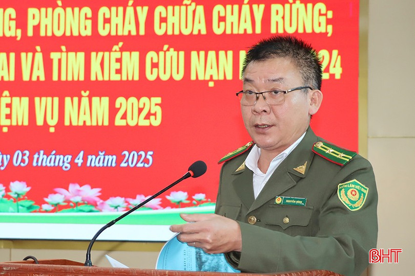 Hạt trưởng Hạt Kiểm lâm huyện Đức Thọ Nguyễn Đính báo cáo công tác BVR - PCCCR năm 2024. bqbht_br_s2.jpg
