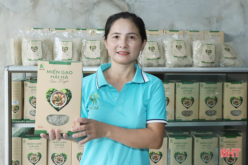Chị Nguyễn Thị Hà - chủ cơ sở sản xuất miến gạo Hải Hà. bqbht_br_1-9892.jpg