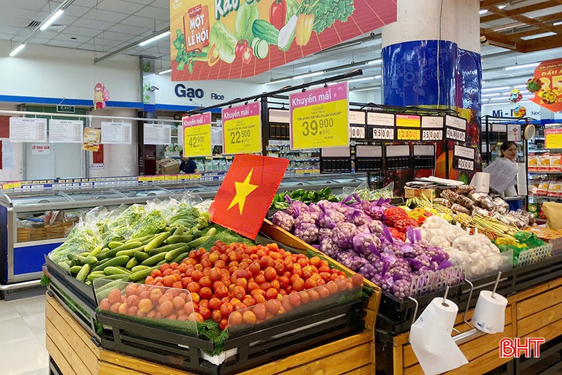 Mặt hàng thực phẩm tại siêu thị Co.opmart dồi dào. 4.jpg