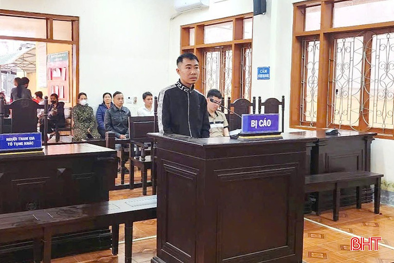 Bị cáo Lê Trương Tuấn tại phiên tòa xét xử. bqbht_br_001.jpg