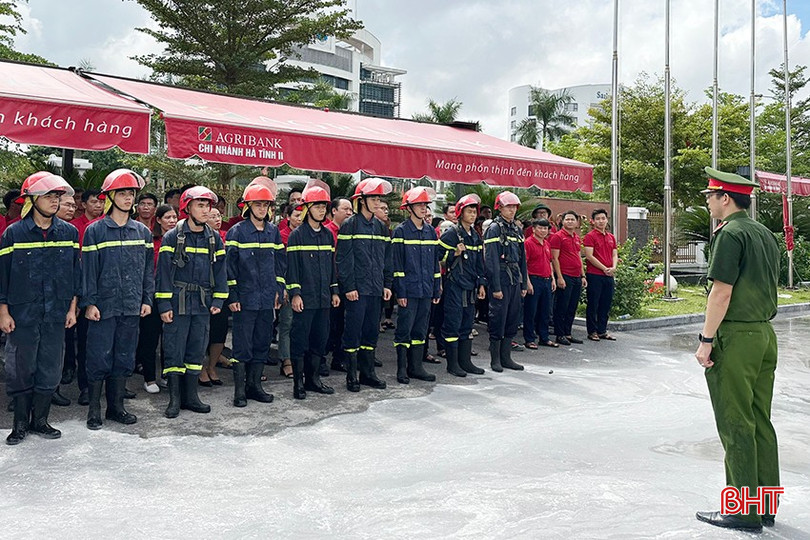 Tập huấn nâng cao công tác PCCC&CNCH tại Agribank Hà Tĩnh II. 999-2304.jpg