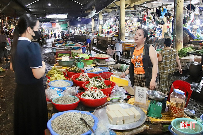 Nhiều tiểu thương mong muốn người tiêu dùng không "quay lưng" với mặt hàng giá đỗ, tránh tình trạng "con sâu làm rầu nồi canh". bqbht_br_k3.jpg