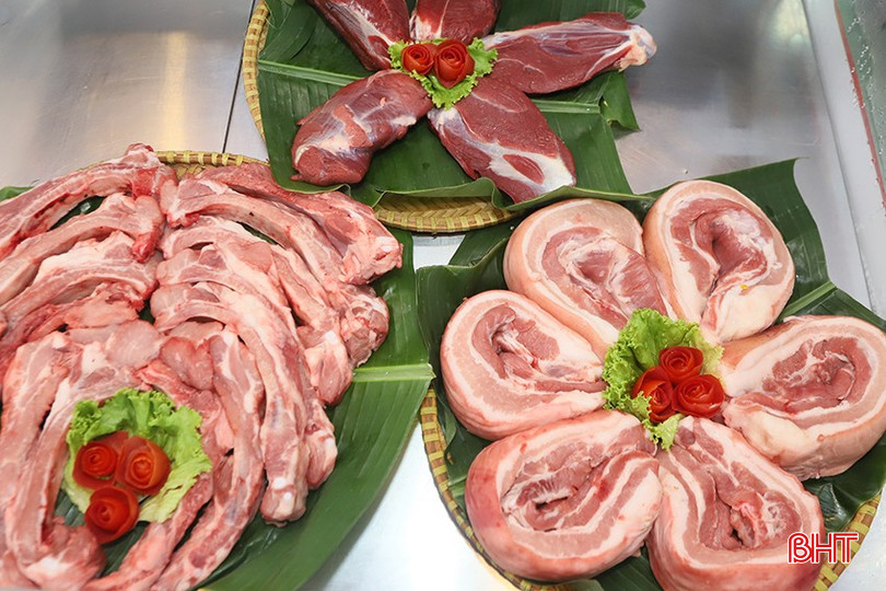 Lựa chọn thịt lợn sạch giúp khách hàng yên tâm hơn khi sử dụng trong bữa ăn hằng ngày. bqbht_br_j2.jpg