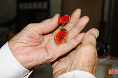 Trao tặng, truy tặng 1.523 huy hiệu Đảng cho đảng viên Hà Tĩnh