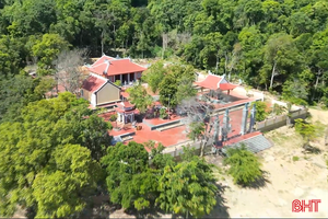 Đền thờ Anh hùng Liệt sĩ tại hồ Kẻ Gỗ - Điểm đến ý nghĩa dịp 27/7