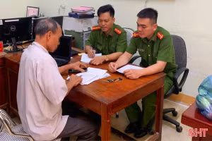 Lừa đảo người già - đừng chỉ nhìn vào sự cả tin