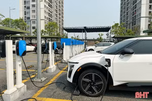 Thúc đẩy trạm sạc xe điện: Khi “xanh” phải đi đôi với an toàn