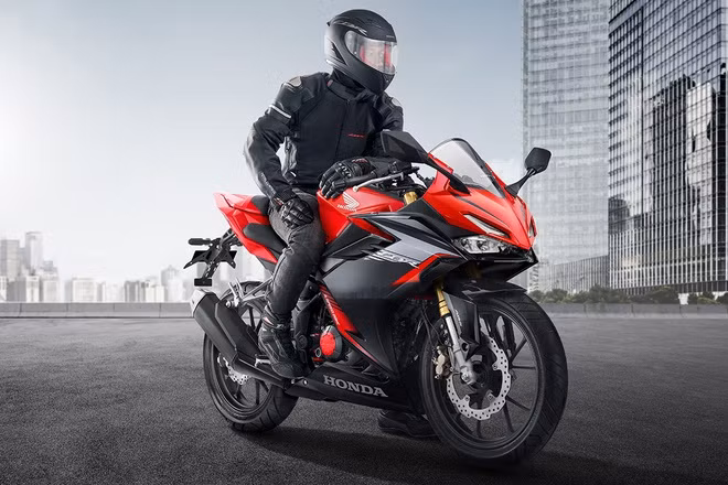 Honda ra mắt CBR150R tại Việt Nam, giá từ 71 triệu đồng