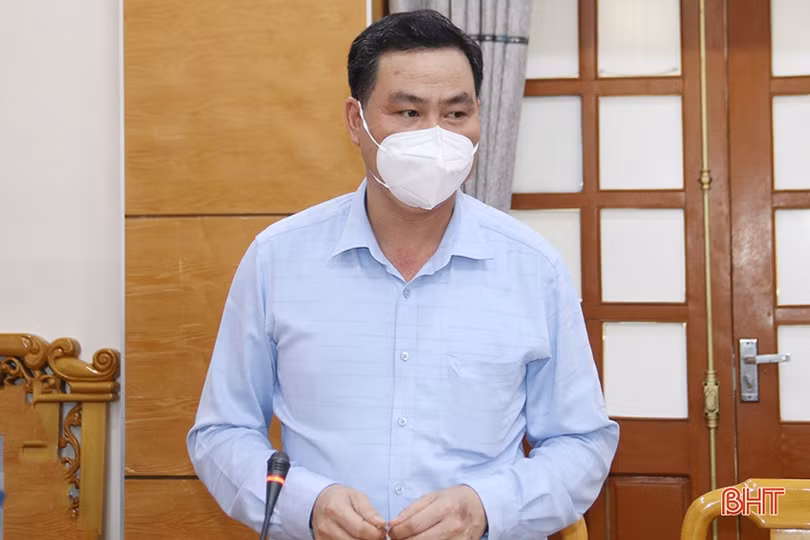 Kiểm tra thực tế, bàn giải pháp xử lý tình trạng ngập lụt trên QL1 đoạn qua TX Kỳ Anh