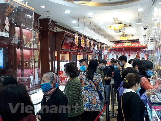 Điều chỉnh theo giá thế giới, vàng trong nước đồng loạt đi xuống hình ảnh 1 Điều chỉnh theo giá thế giới, vàng trong nước đồng loạt đi xuống