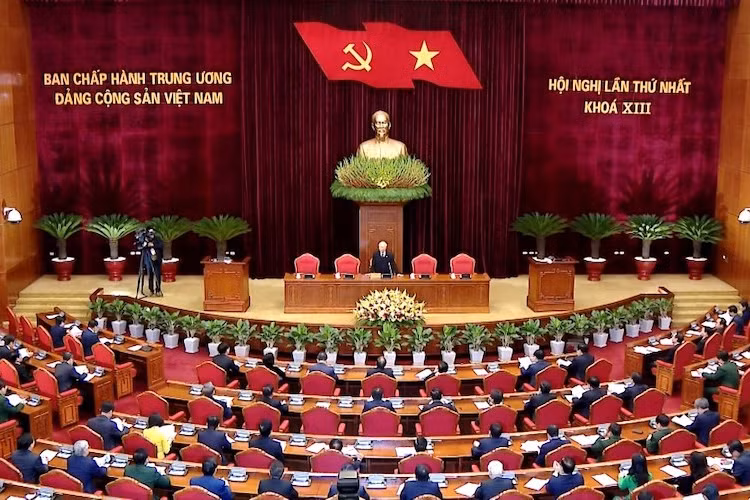 Bộ Chính trị: Khuyến khích và bảo vệ cán bộ năng động, sáng tạo vì lợi ích chung