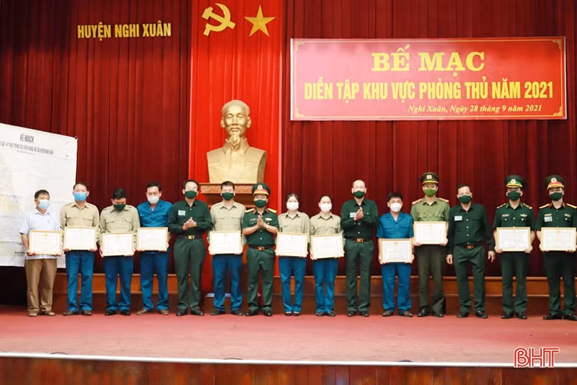 Nghi Xuân diễn tập thực binh đánh địch đổ bộ đường biển 