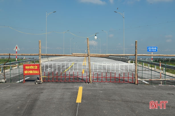 Ráo riết ngăn ngừa dịch COVID-19 xâm nhập từ cửa ngõ phía Bắc Hà Tĩnh ảnh 4 Ráo riết ngăn ngừa dịch COVID-19 xâm nhập từ cửa ngõ phía Bắc Hà Tĩnh