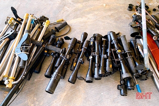 Công an Cẩm Xuyên tiêu hủy lượng lớn vũ khí, vật liệu nổ