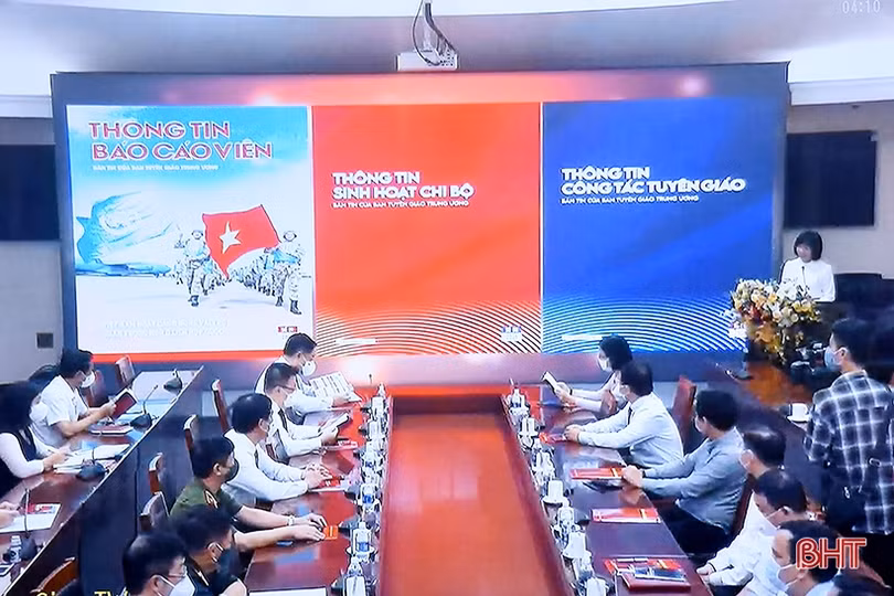 Khai trương ứng dụng “Thông tin tuyên giáo” trên điện thoại di động