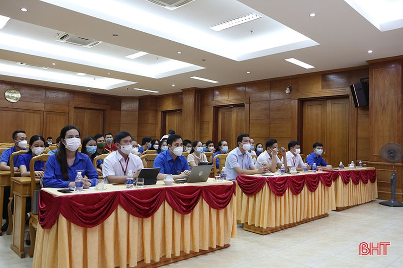 Trao giải cuộc thi ảnh “Khoảnh khắc đẹp mùa thi” Hà Tĩnh năm 2021