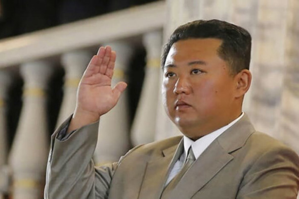 Kim Jong Un bất ngờ tuyên bố sẵn sàng nối lại đường dây nóng liên Triều