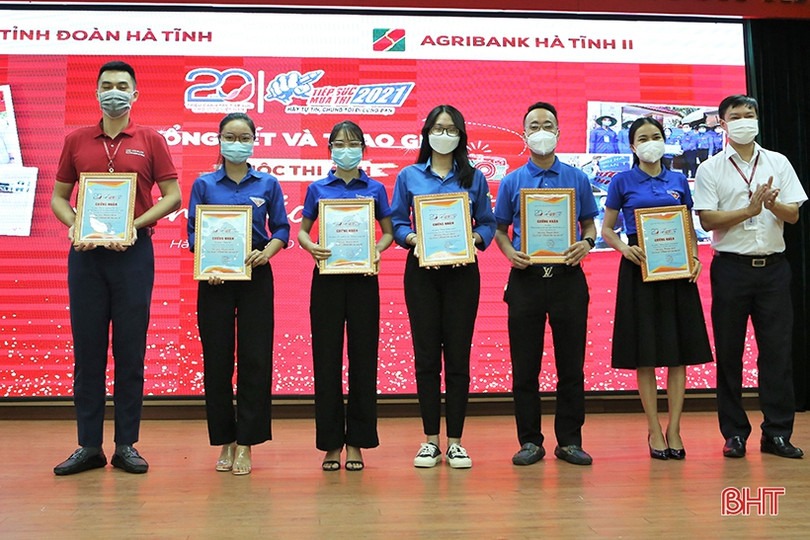 Trao giải cuộc thi ảnh “Khoảnh khắc đẹp mùa thi” Hà Tĩnh năm 2021