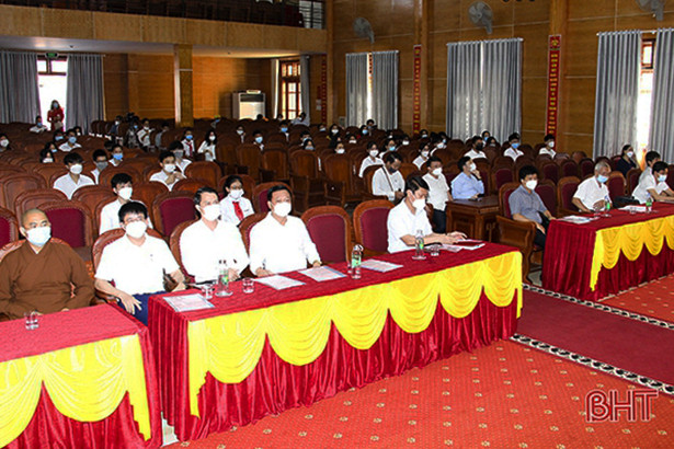 Đức Thọ khen thưởng 76 học sinh đạt thành tích xuất sắc trong các kỳ thi