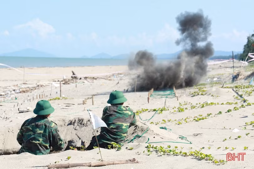 Nghi Xuân diễn tập thực binh đánh địch đổ bộ đường biển 