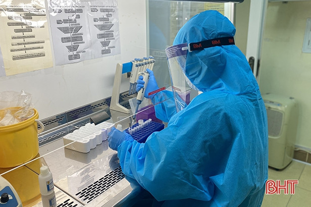 15 F1 của ca mắc COVID-19 về từ BV Việt Đức âm tính lần 1 với vi-rút SARS-CoV-2