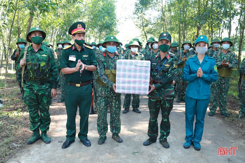 Nghi Xuân diễn tập thực binh đánh địch đổ bộ đường biển 