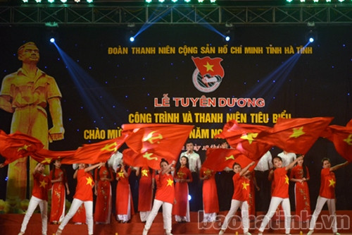 Thắp sáng niềm tin tuổi trẻ ảnh 1