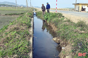 Kênh thủy lợi xuống cấp nghiêm trọng, gần 50 ha lúa thiếu nước