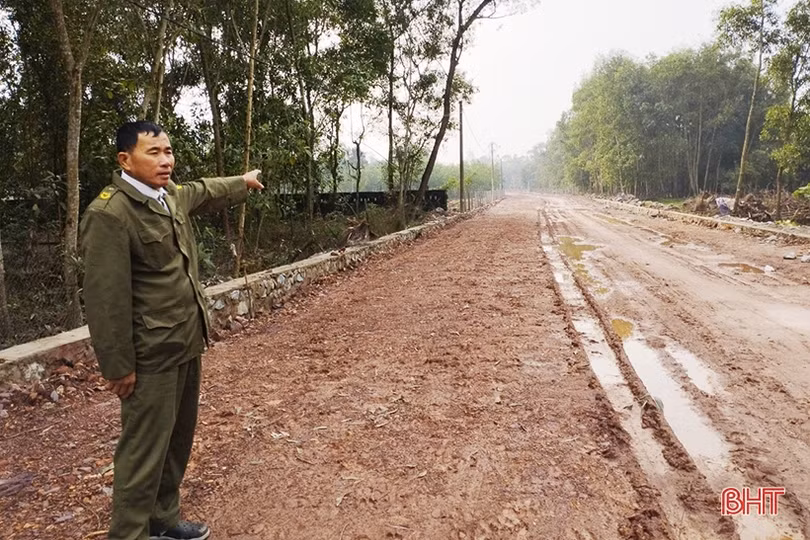 Nhiều hộ dân ở Thạch Hà hiến hàng trăm m<sup>2</sup> đất để mở rộng đường