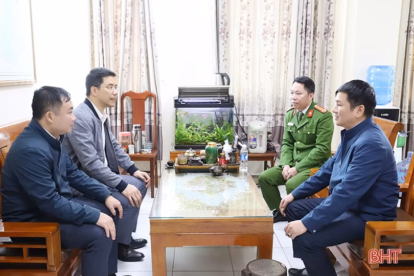 Hà Tĩnh: Bắt “nữ quái” tàng trữ 2.600 viên ma túy tổng hợp