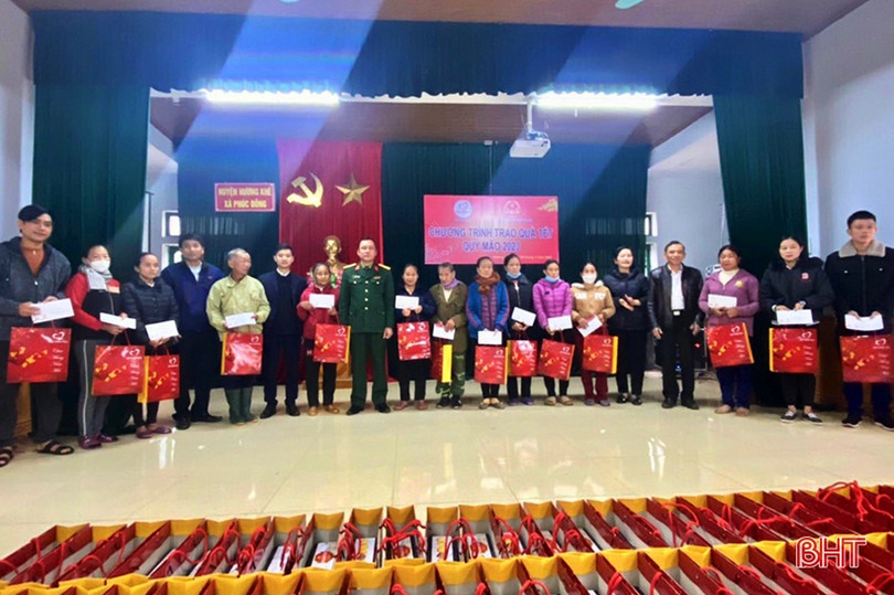 Quỹ Thiện Tâm - Tập đoàn Vingroup tặng 1.000 suất quà tết cho người nghèo Hà Tĩnh ảnh 2 Quỹ Thiện Tâm - Tập đoàn Vingroup tặng 1.000 suất quà tết cho người nghèo Hà Tĩnh