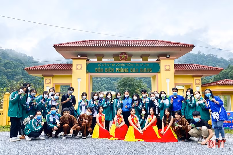 Nữ sinh TP Hà Tĩnh giành danh hiệu Học sinh 3 tốt” của Trung ương Đoàn